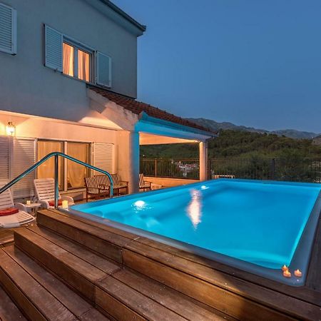 Holiday Home Harmony Zrnovnica Luaran gambar