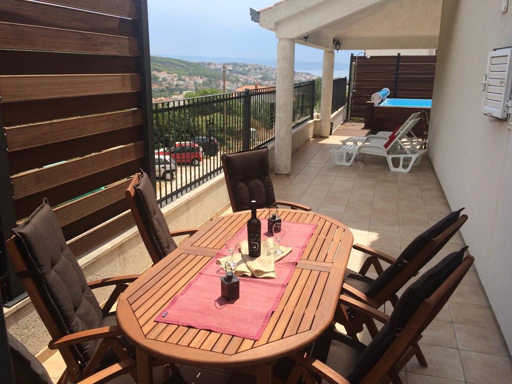 Holiday Home Harmony Zrnovnica Luaran gambar