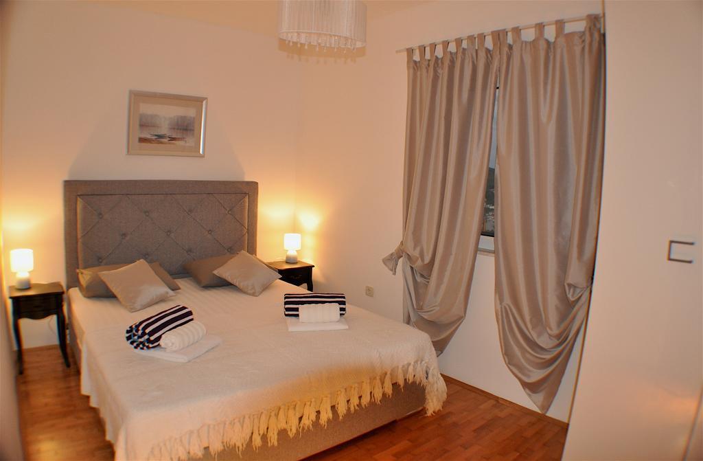 Holiday Home Harmony Zrnovnica Luaran gambar