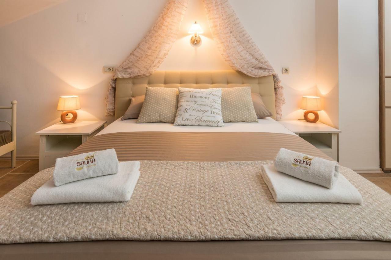 Holiday Home Harmony Zrnovnica Luaran gambar