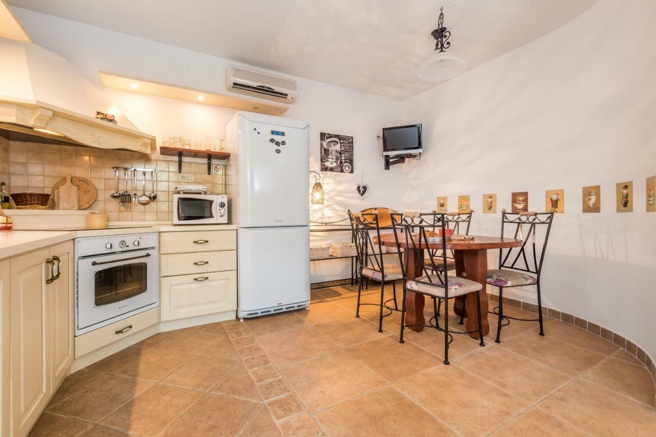 Holiday Home Harmony Zrnovnica Luaran gambar