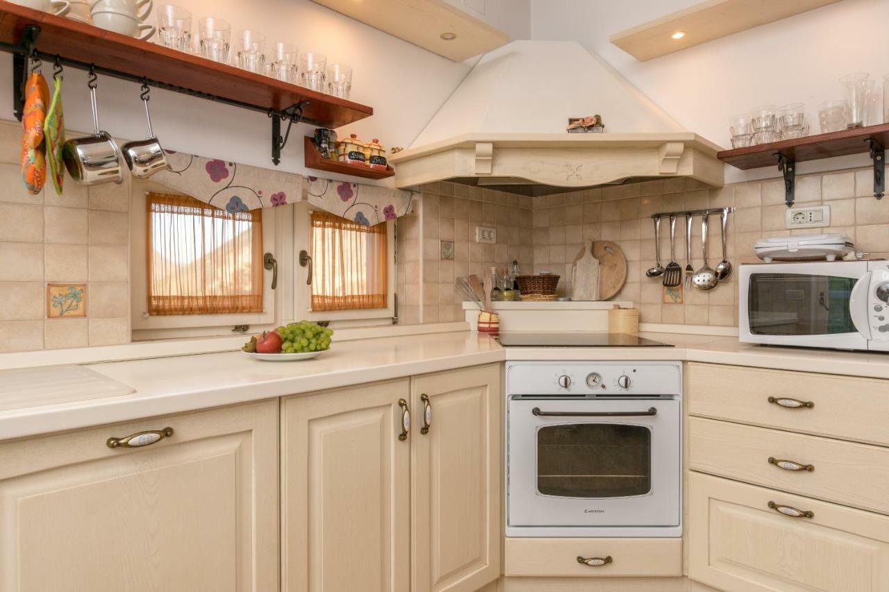 Holiday Home Harmony Zrnovnica Luaran gambar
