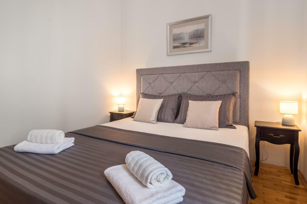 Holiday Home Harmony Zrnovnica Luaran gambar
